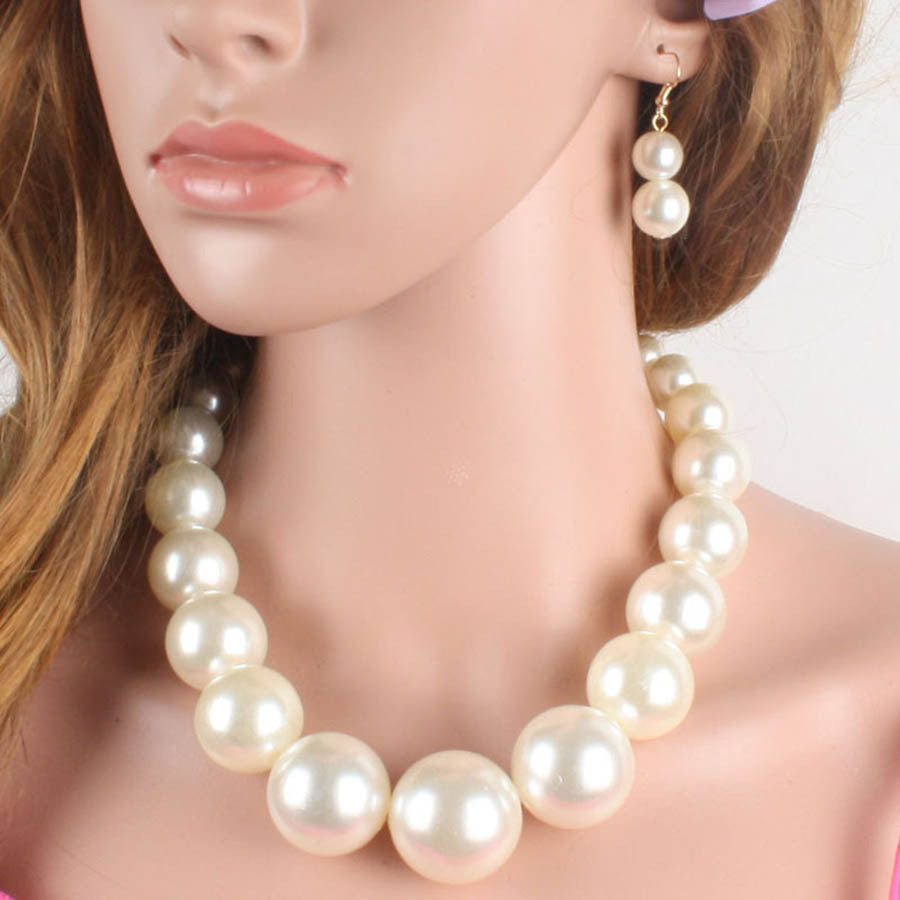 Pearl earring necklace set